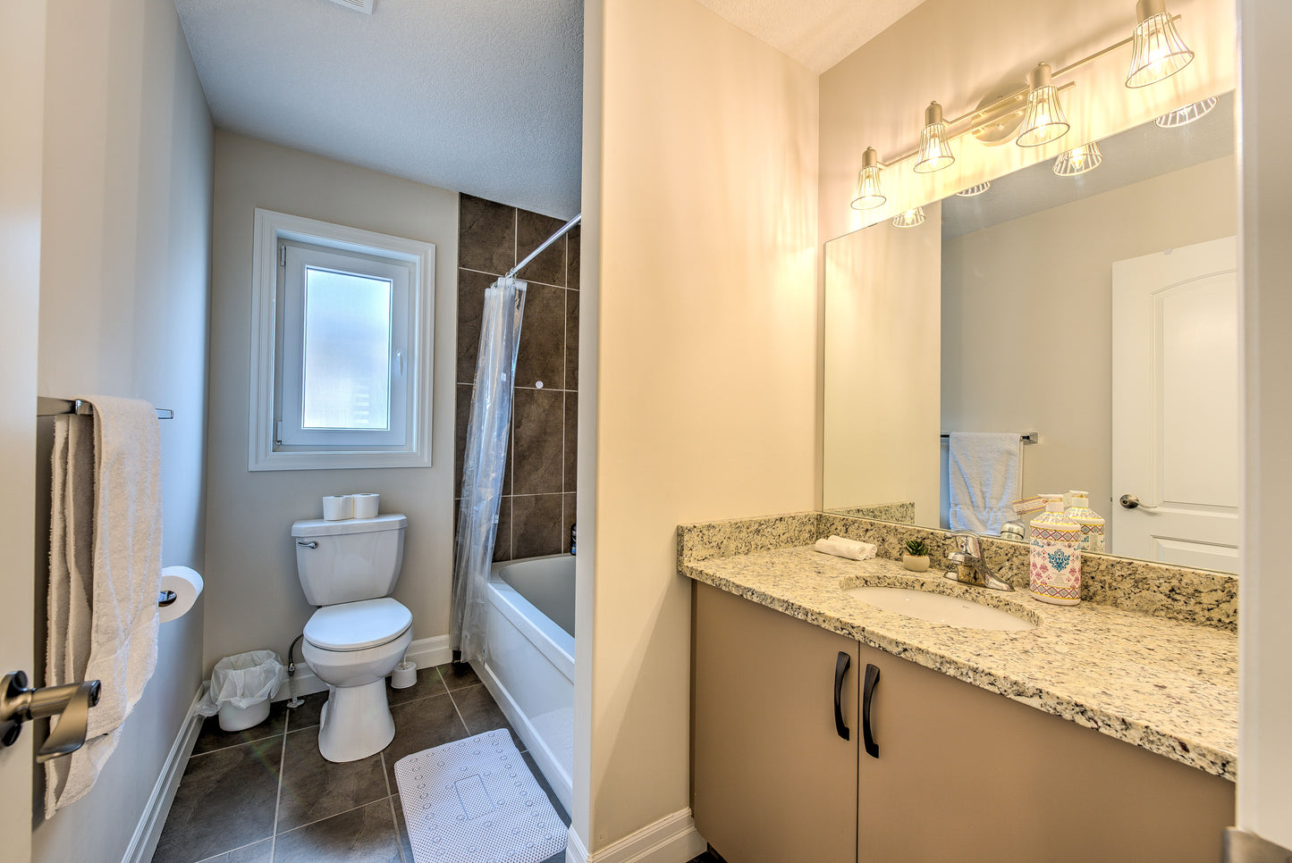 London - 3 bedroom, 2.5 bathroom