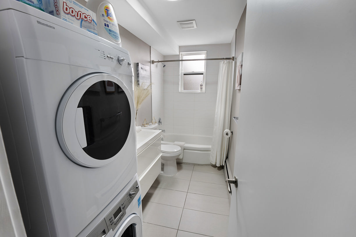 Niagara Falls - 12 x One Bedroom Condominiums