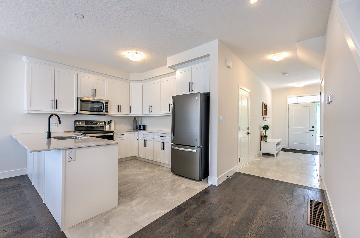 London - 3 bedroom, 2.5 bathroom