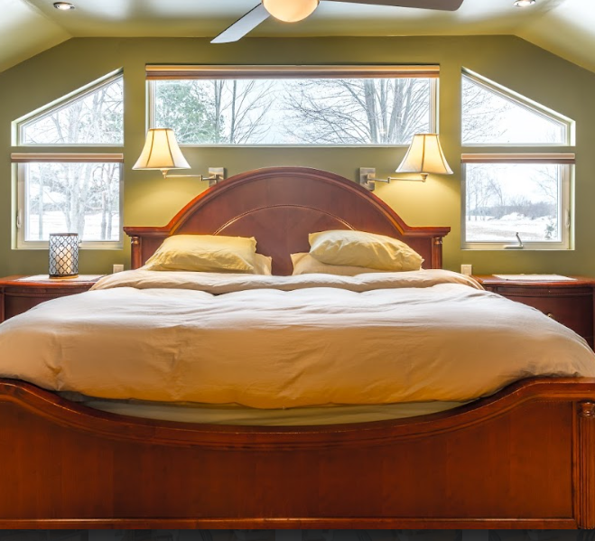 Kemptville - Abbott Road Suites - South Suite Furnished Rental with King Bed