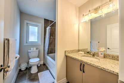 London - 3 bedroom, 2.5 bathroom