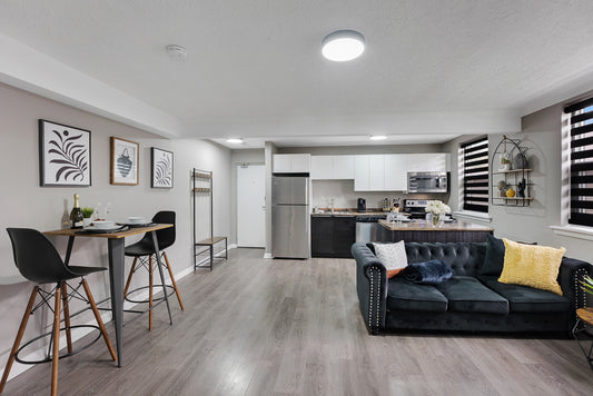 Niagara Falls - 12 x One Bedroom Condominiums