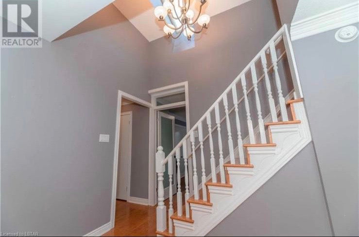 London - 4 bedrooms, 2.5 bathrooms