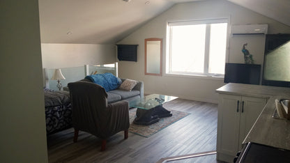Kemptville -  Bachelor Style Loft Suite