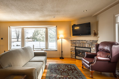 Kemptville - Abbott Road Suites - West Suite Furnished 1 Bedroom Rental with King Bed