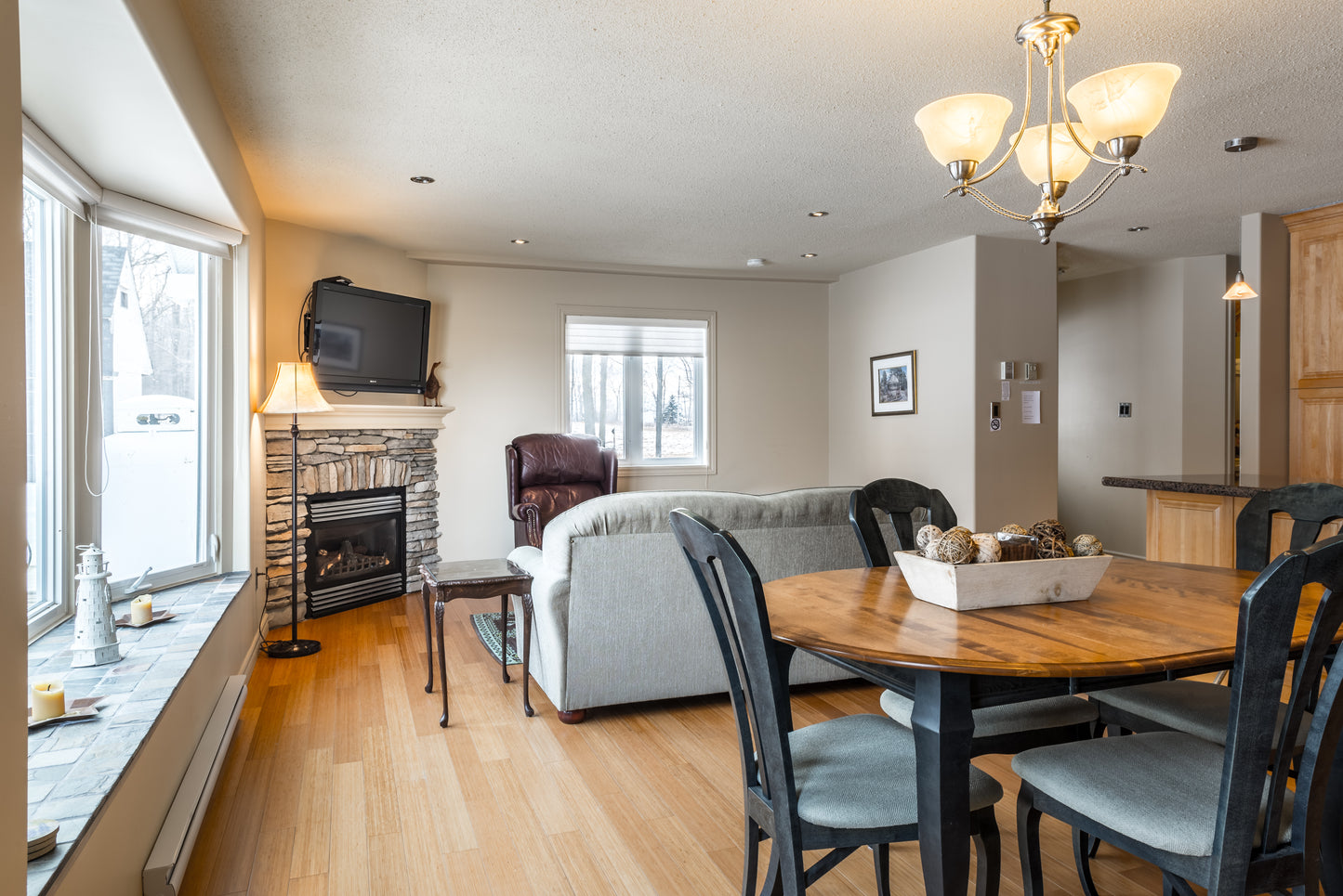 Kemptville - Abbott Road Suites - West Suite Furnished 1 Bedroom Rental with King Bed