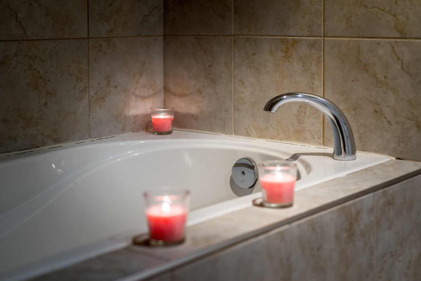 Kemptville - Abbott Road Suites - West Suite Furnished 1 Bedroom Rental with King Bed