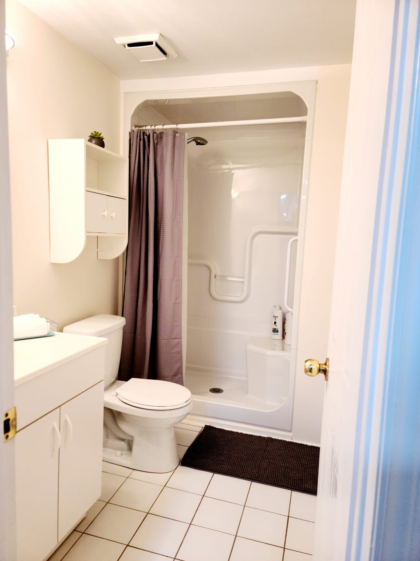 Whitby - 2 bedrooms, 2 full bathrooms