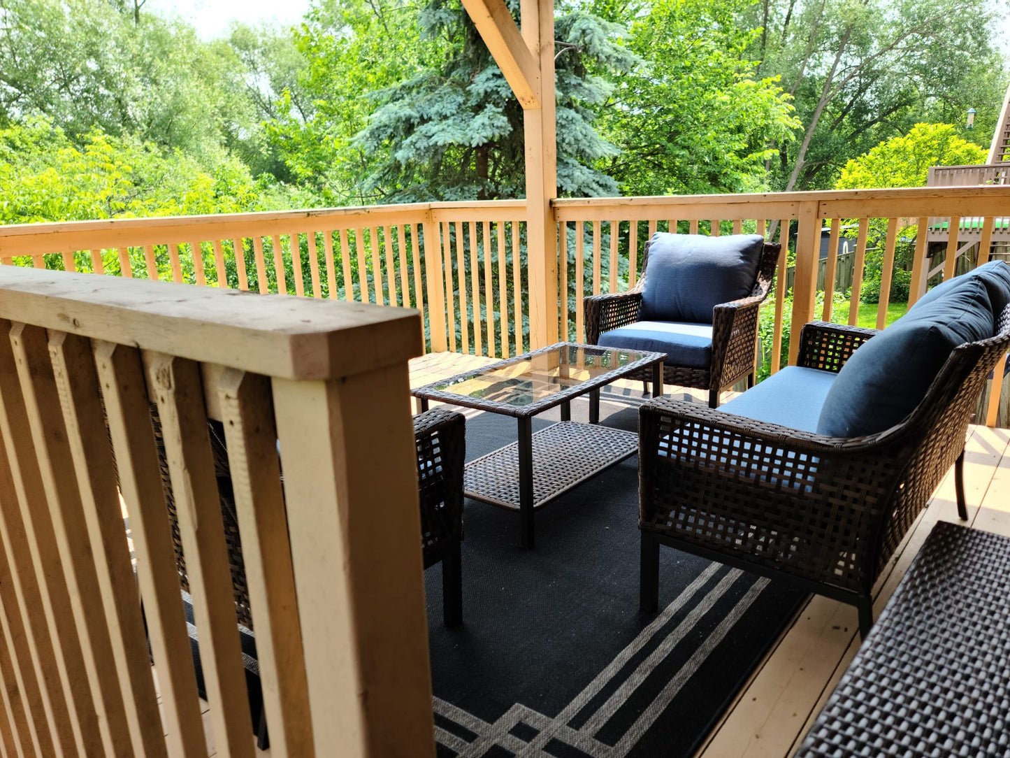 Whitby - 2 bedrooms, 2 full bathrooms