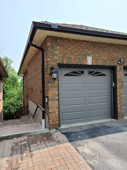Whitby - 2 bedrooms, 2 full bathrooms