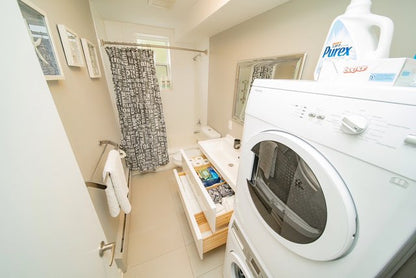 Niagara Falls - 12 x One Bedroom Condominiums