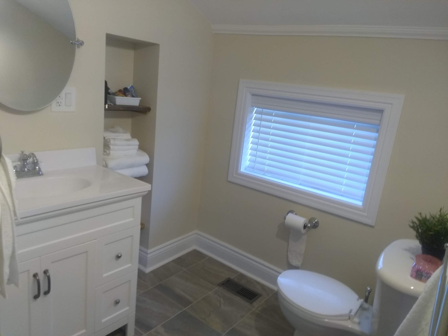 Kemptville - Furnished 2 Bedroom House, Centrally Located