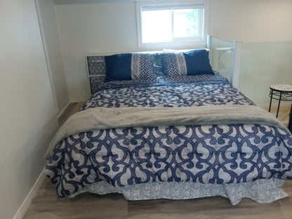 Kemptville -  Bachelor Style Loft Suite