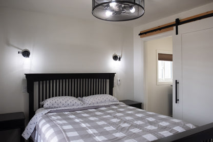 Kemptville Bungalow - Furnished 2 Bedroom, 2 Full Bathroom