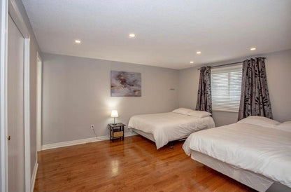 London - 4 bedrooms, 2.5 bathrooms